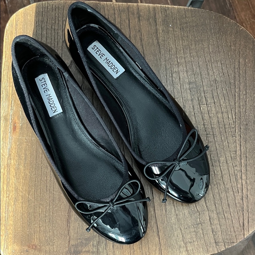 Steve Madden Glossy Black Flats with Bow